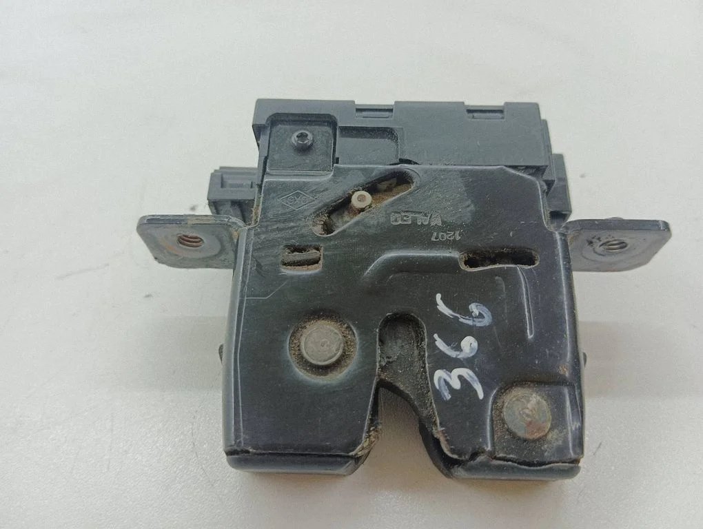Tailgate/trunk/boot lock/catch/latch 90502AV70A