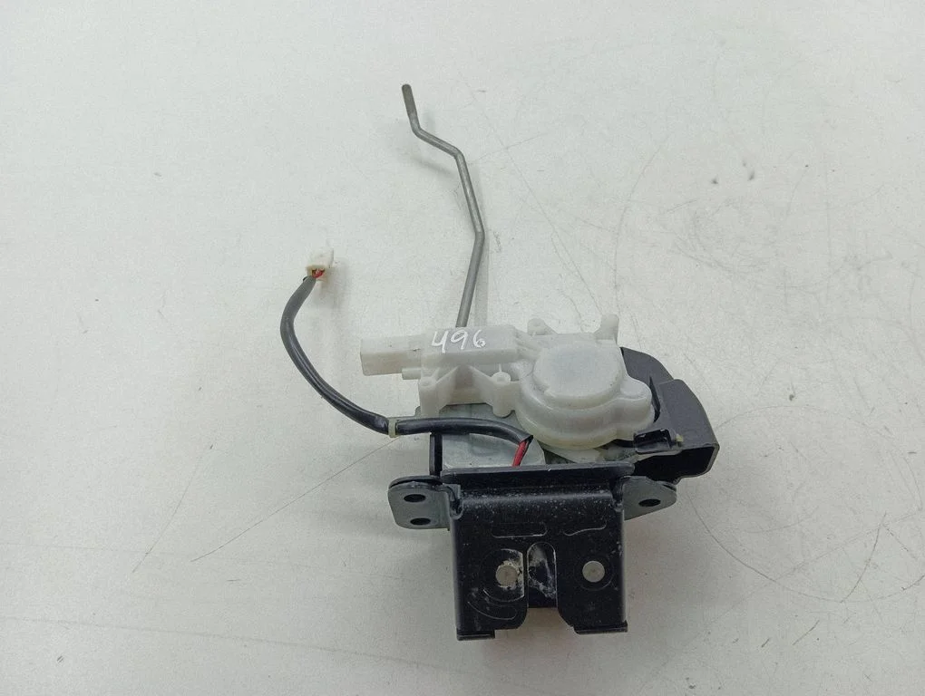 Tailgate/trunk/boot lock/catch/latch B6701