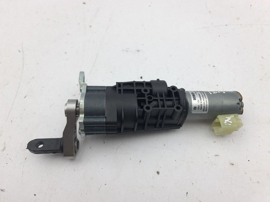 Tailgate/trunk/boot lift motor 8W9827851A