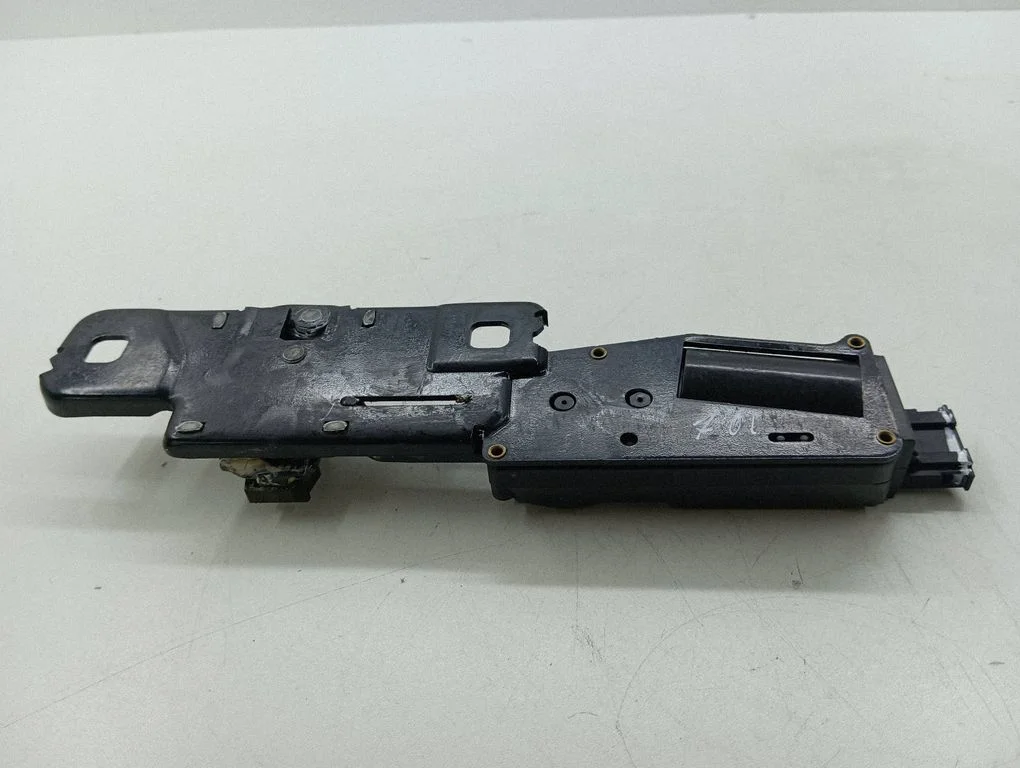 Tailgate/trunk/boot lock/catch/latch 4H0827383