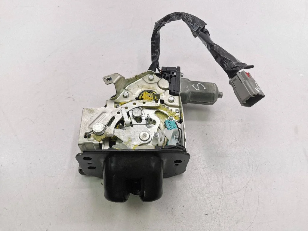 Tailgate/trunk/boot lock/catch/latch CV447843102B