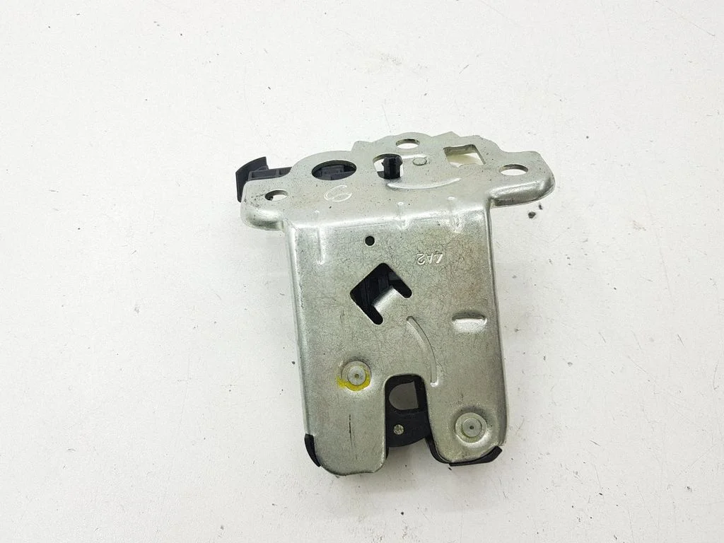 Tailgate/trunk/boot lock/catch/latch 8K9827505A