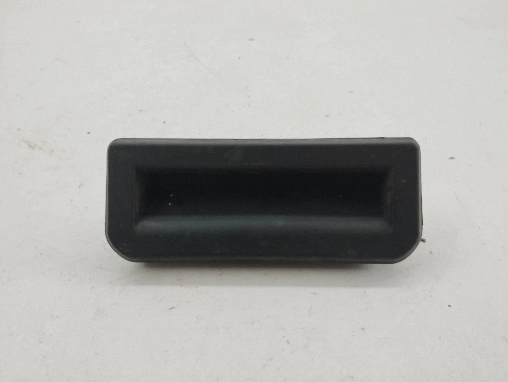Aizmugurējā vāka atvēršanas rokturītis (ārējais) 6v0827566