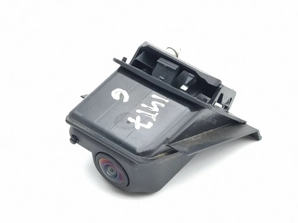 Tagurduskaamera 8B3980553