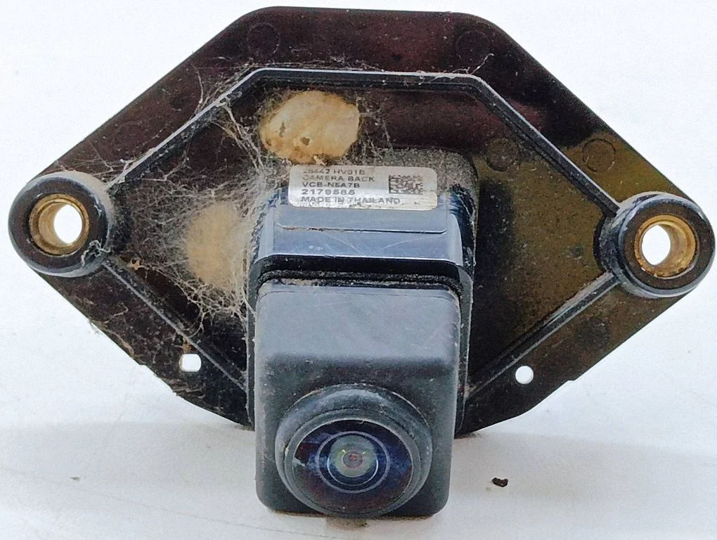 Tagurduskaamera 28442HV01B