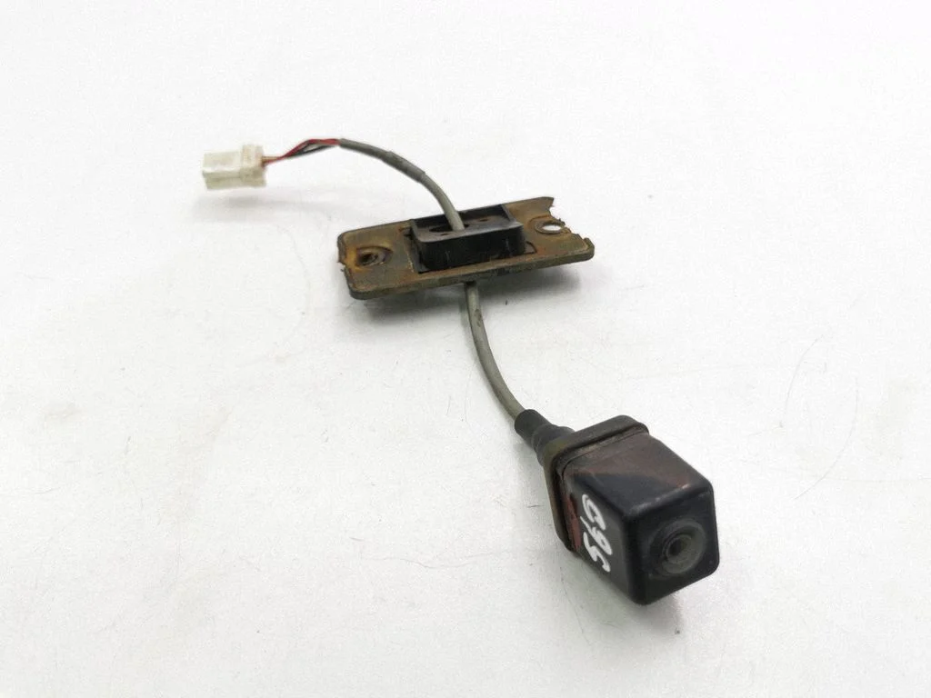 Tagurduskaamera 28442CC01A