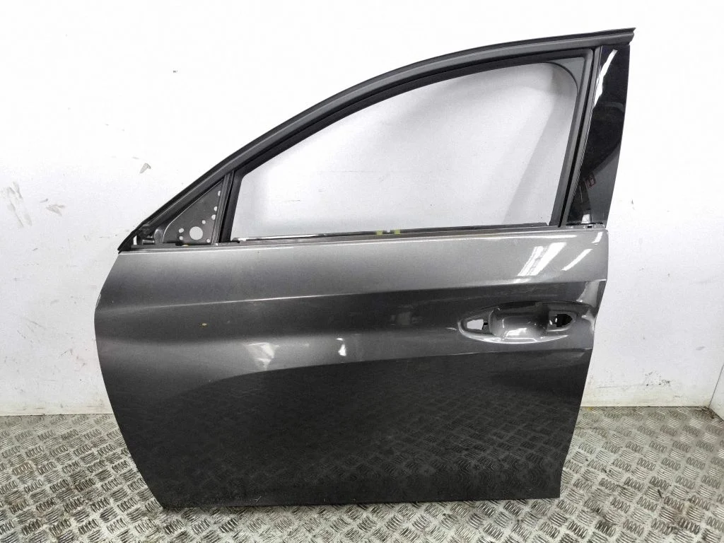Esiuks – Peugeot 208 II (2019-)
