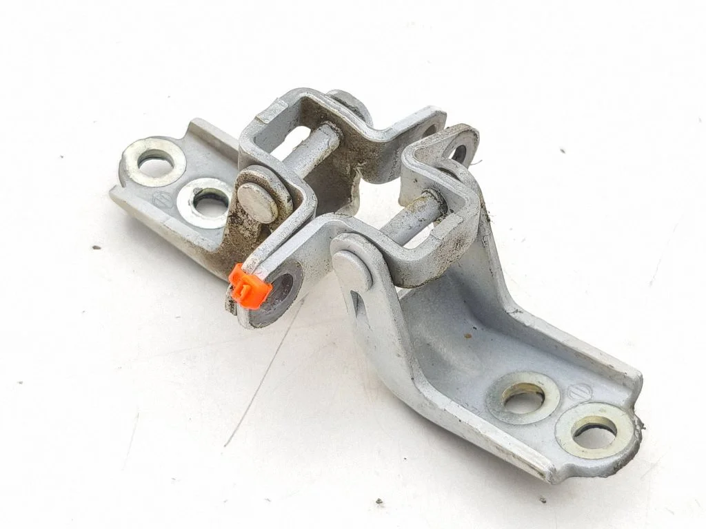Front door hinges set – Nissan Qashqai J12 (2021-)