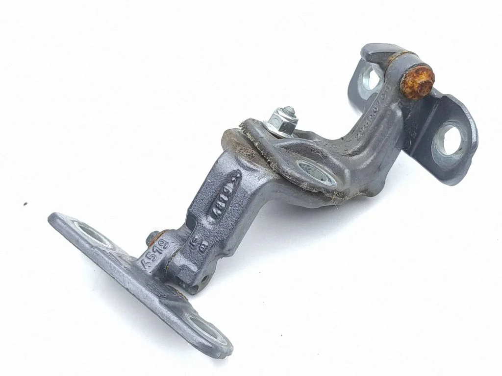 Komplet zawiasów drzwi przednich BJ32228A67CB