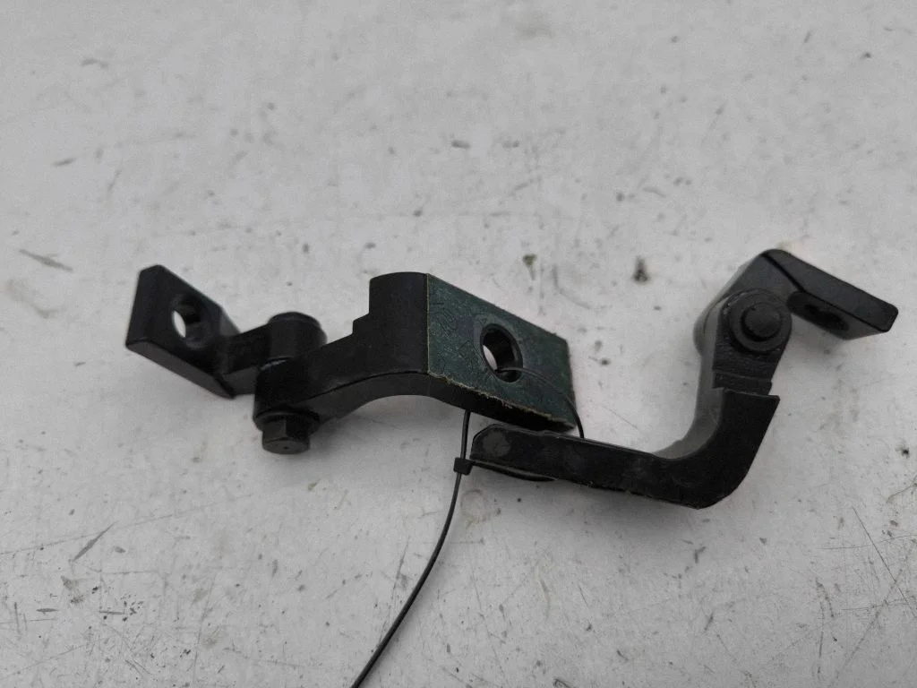 Esiukse hingede komplekt – BMW i3 (2013-)