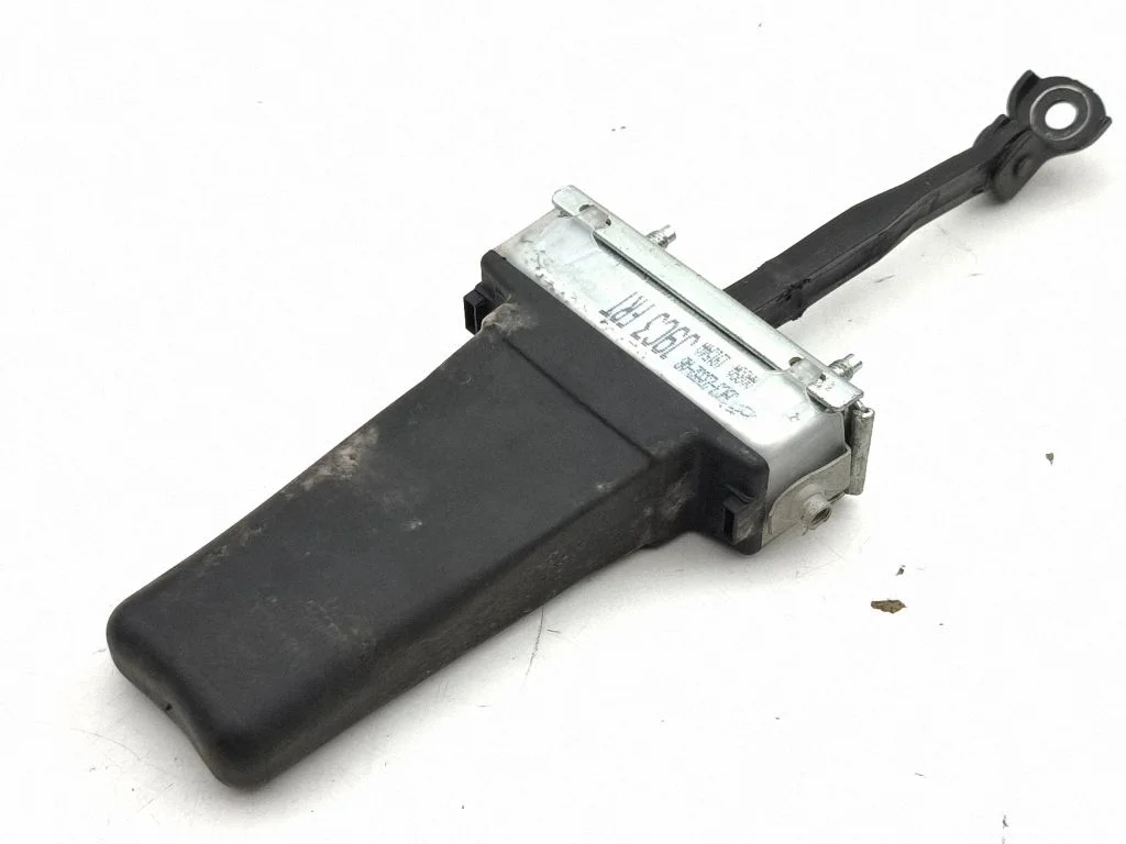 Esiukse avamispiiraja J9323552AB