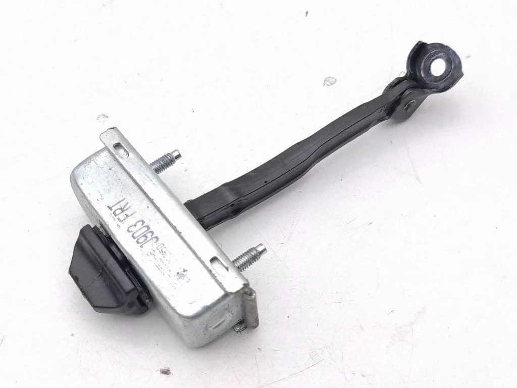 Esiukse avamispiiraja J9D323552AB