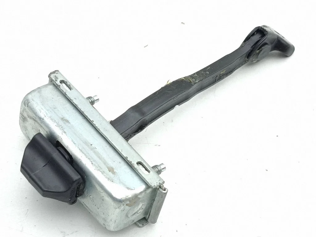 Esiukse avamispiiraja J9D323552AB