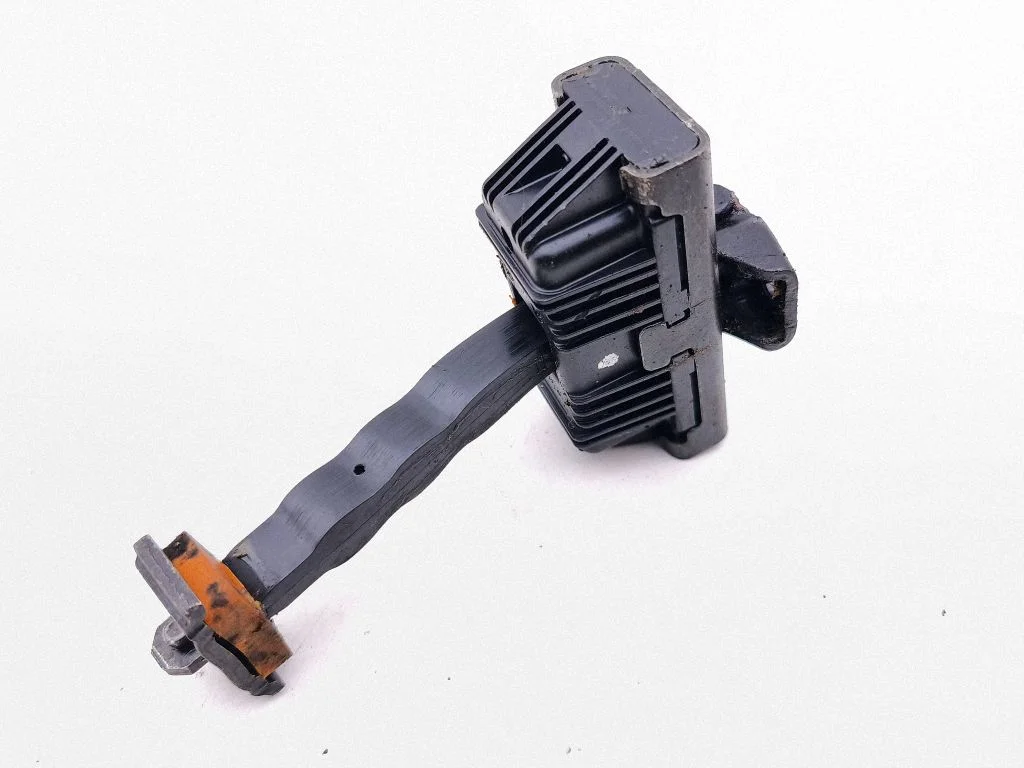 Front door check strap stopper – right