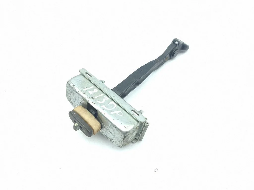 Esiukse avamispiiraja BJ3223552AD