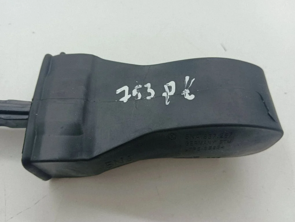 Front door check strap stopper 5NA837267