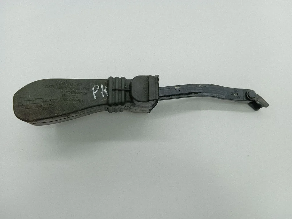 Front door check strap stopper 8T8837267A