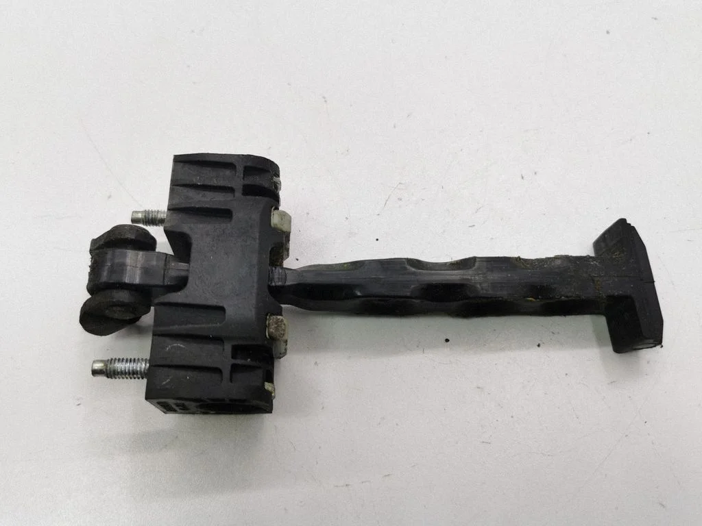 Front door check strap stopper – Volvo XC60 (2009-2013)