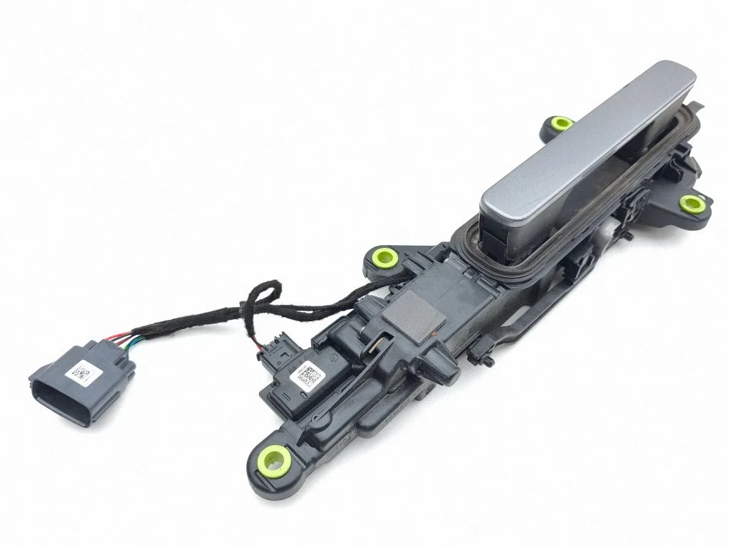 Esiukse välimine käepide J8A222400AC
