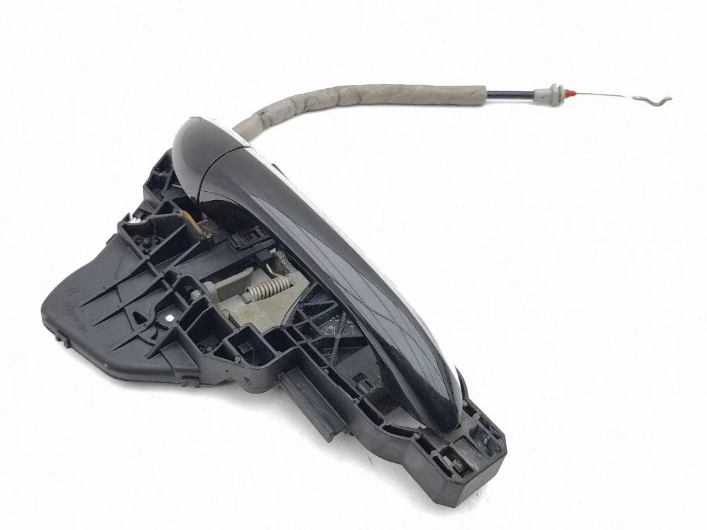 Front door exterior handle – right