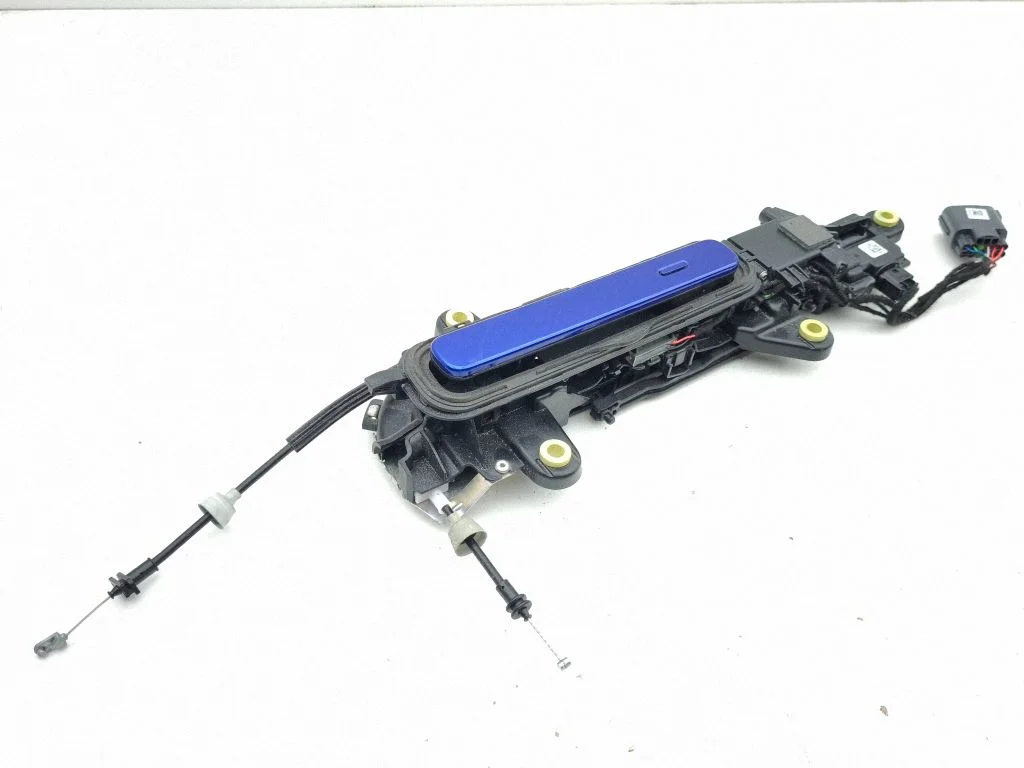 Esiukse välimine käepide J9D322400AE