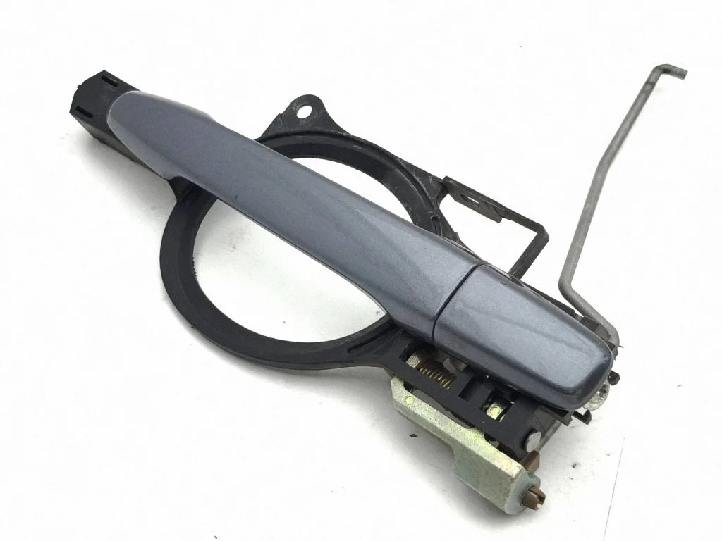 Front door exterior handle – right