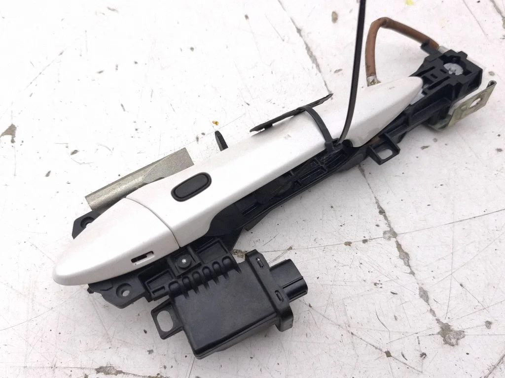Front door exterior handle – Lexus IS 220D-250-350 (2006-2013)
