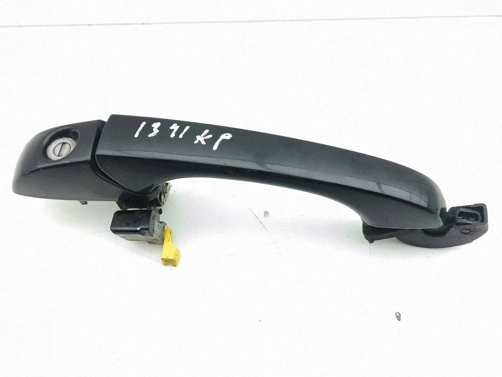 Front door exterior handle – left
