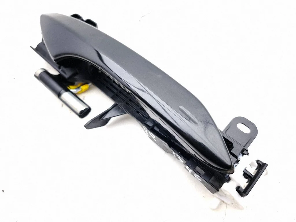 Front door exterior handle – left