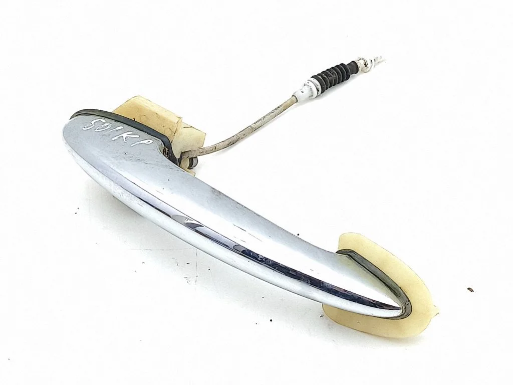 Front door exterior handle – left