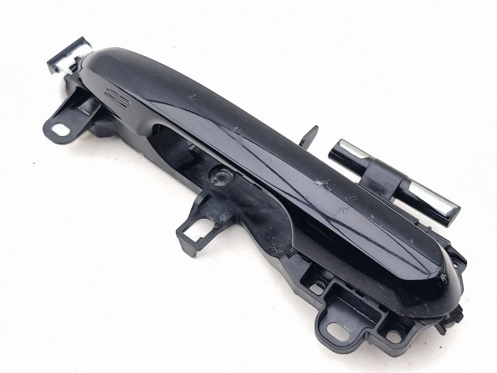 Front door exterior handle – left
