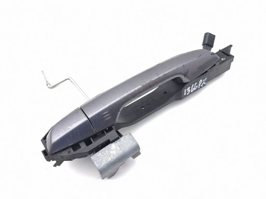 Front door exterior handle – left