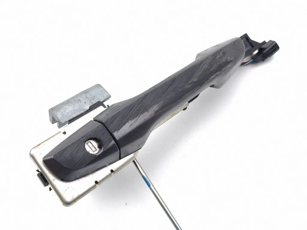 Front door exterior handle – right