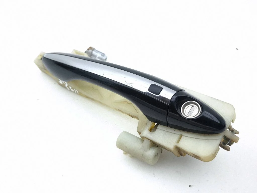 Front door exterior handle – right