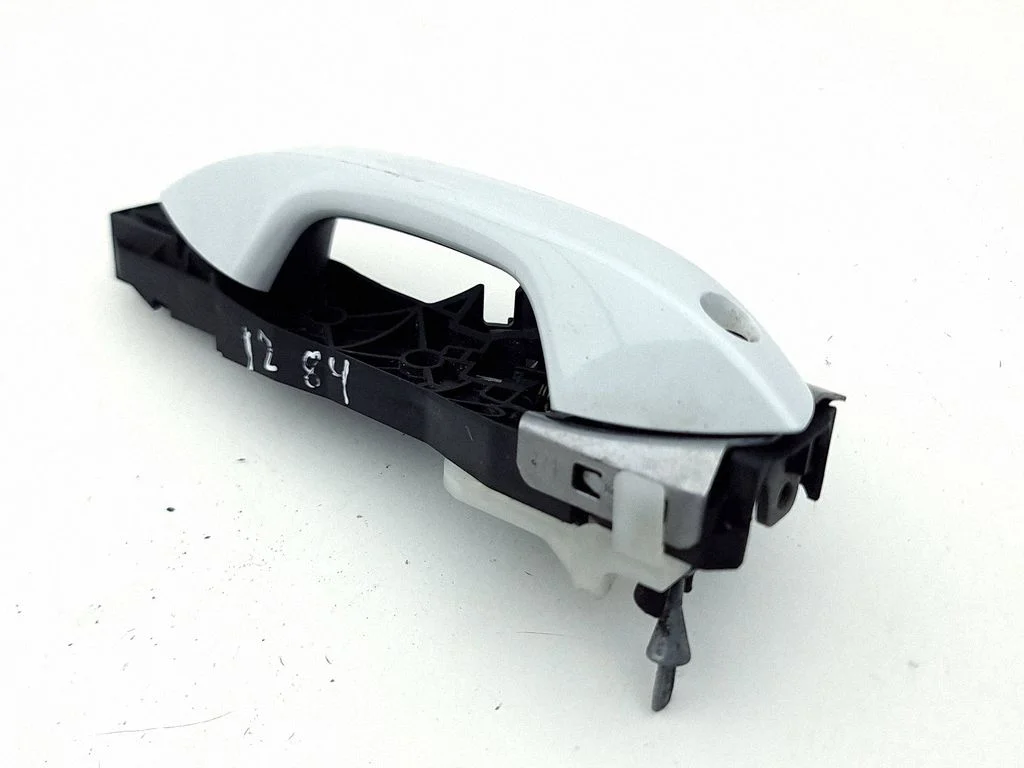 Front door exterior handle – right