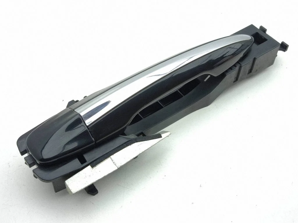 Front door exterior handle – left