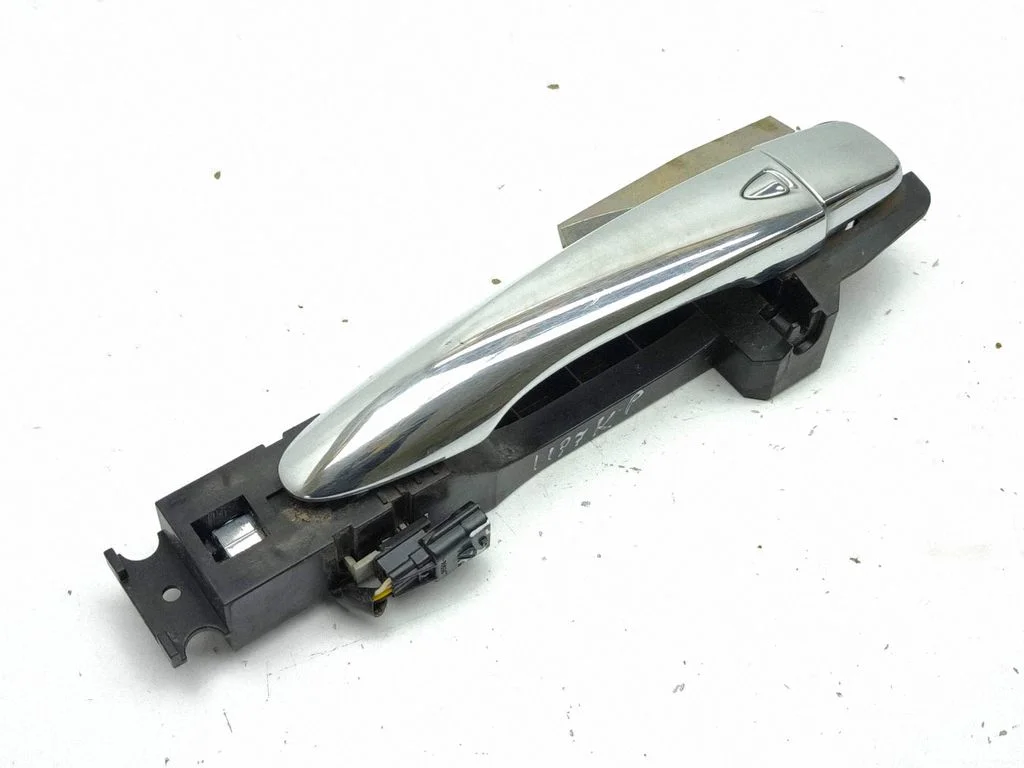 Front door exterior handle – left