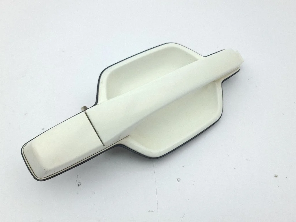 Front door exterior handle – right