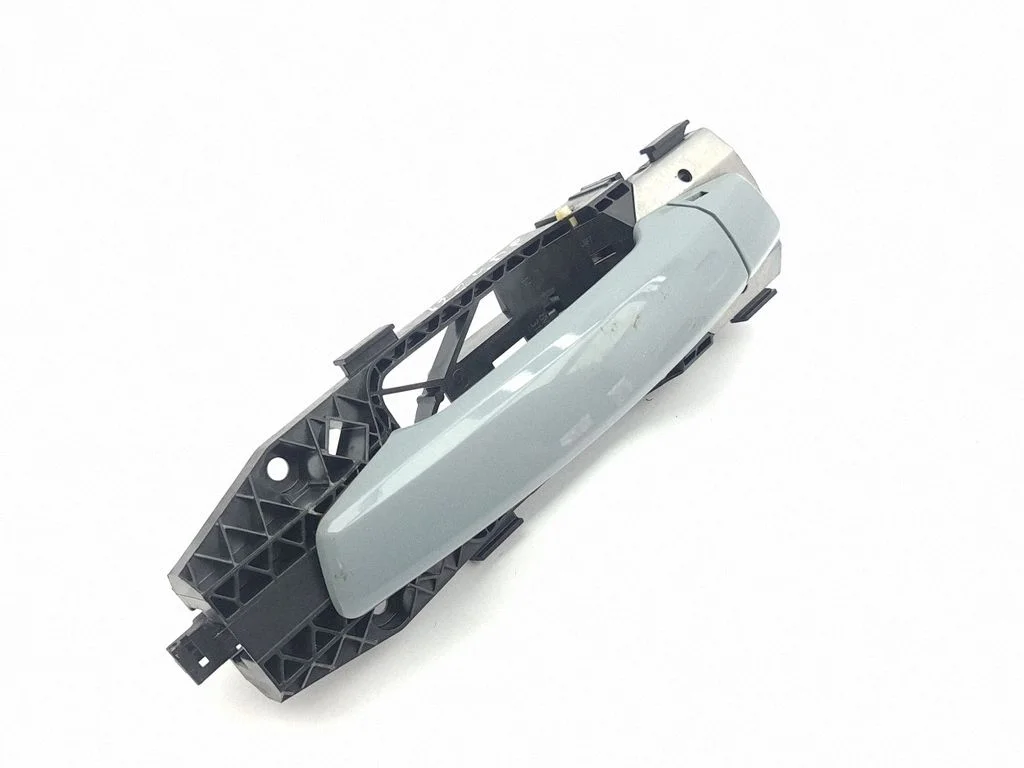 Front door exterior handle 8V0837885