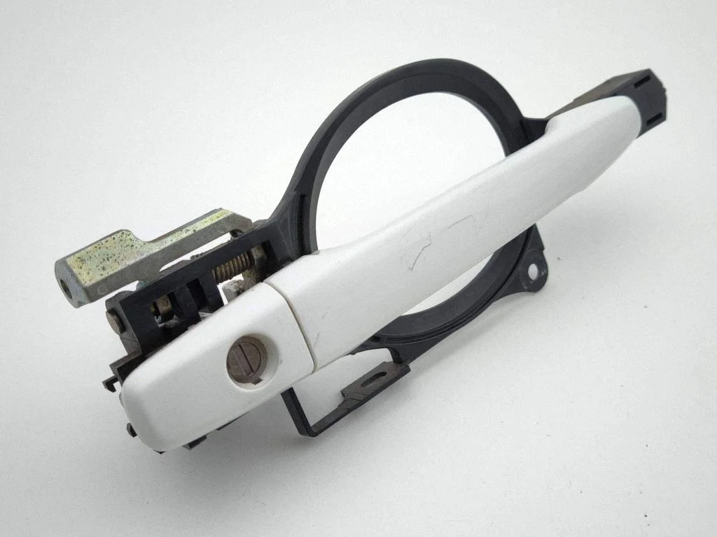 Front door exterior handle – right