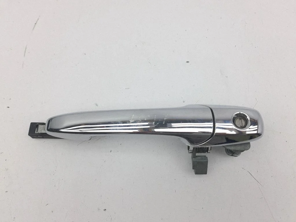 Front door exterior handle – right