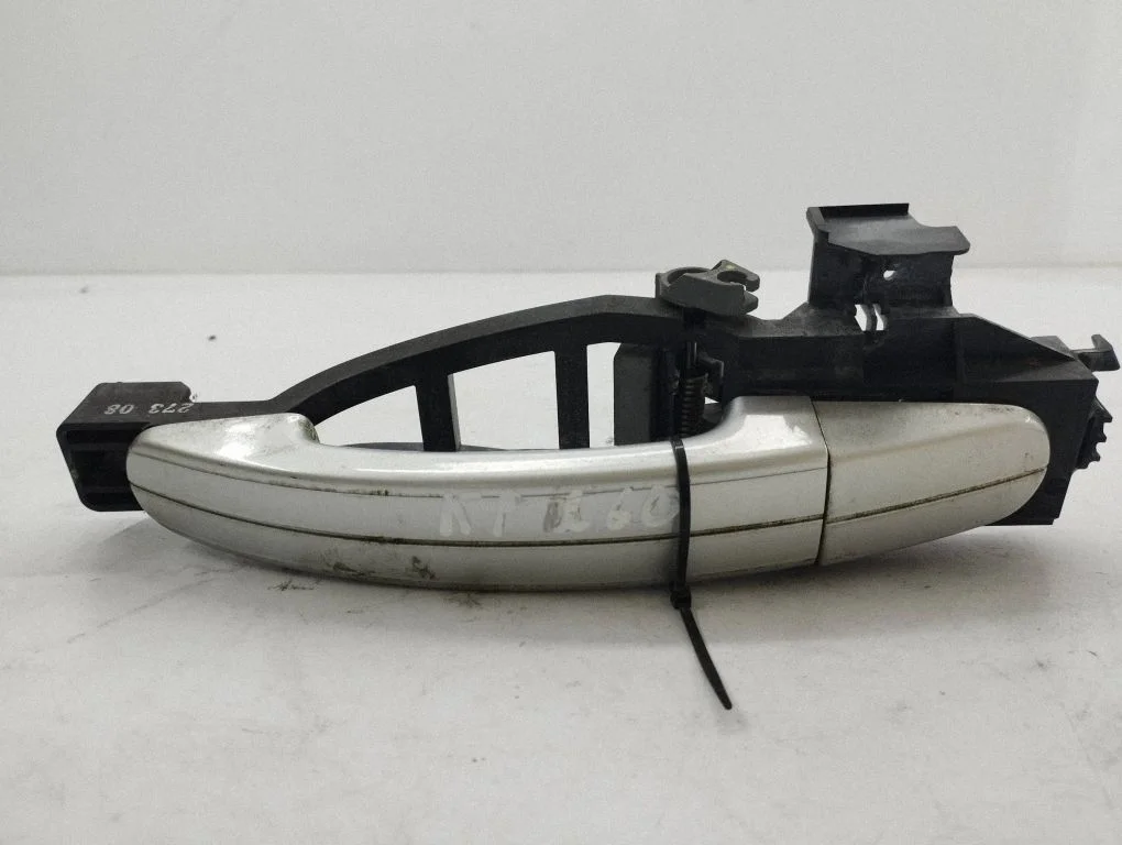 Esiukse välimine käepide 3M51R224A37