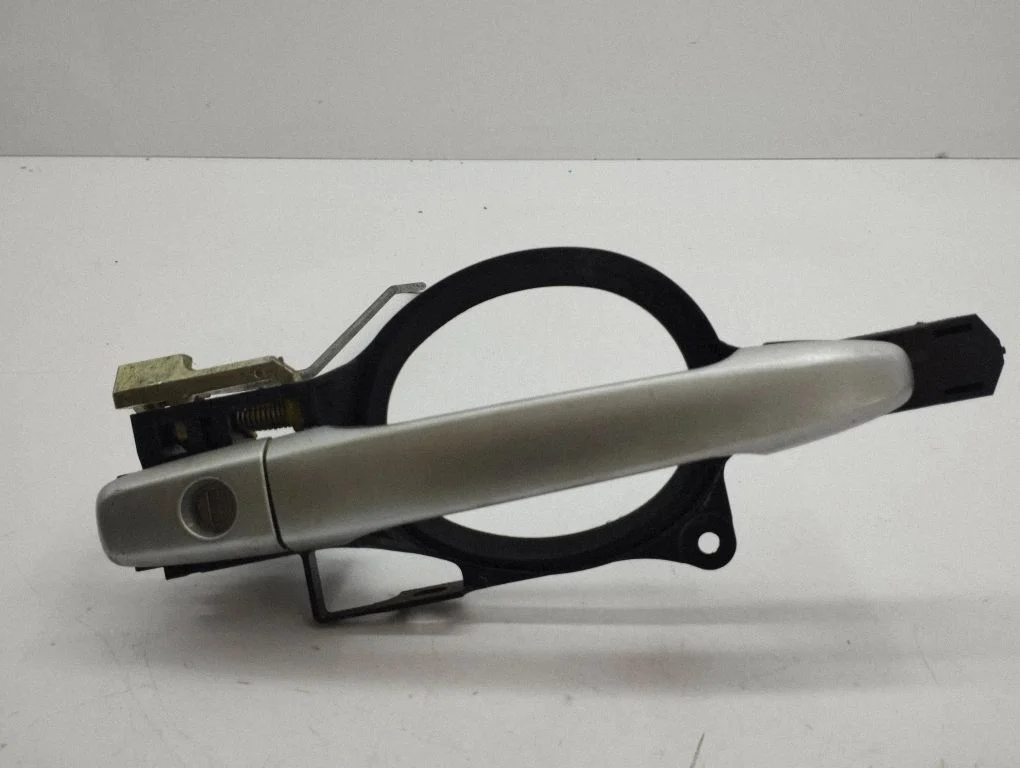 Front door exterior handle – right