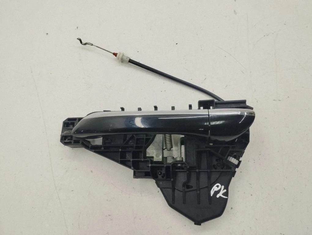 Klamka zewnętrzna drzwi przednich A2517601734