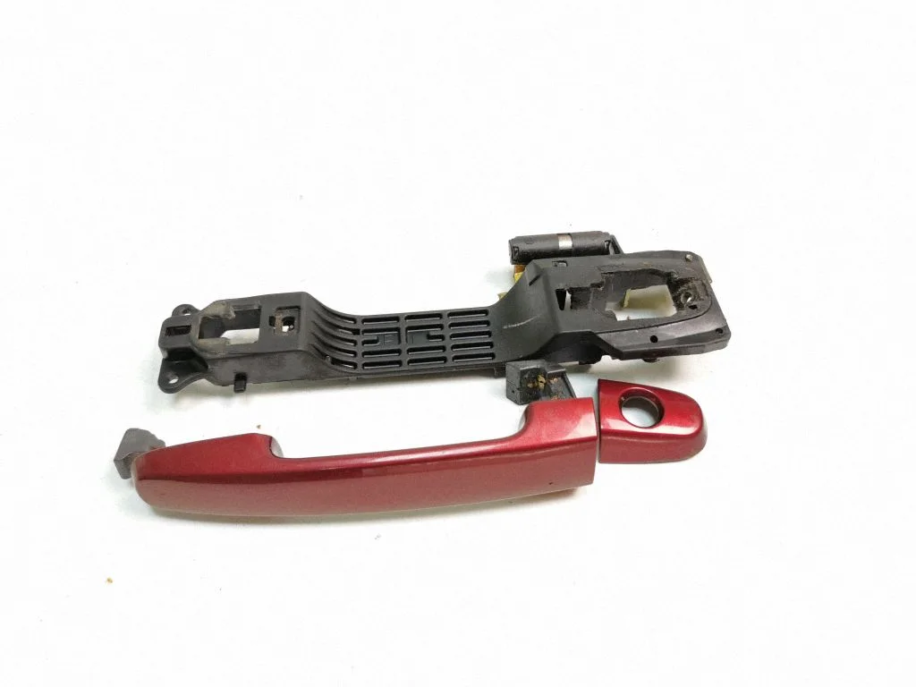 Front door exterior handle – left
