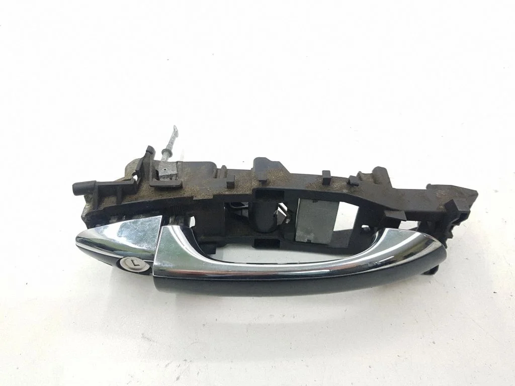 Front door exterior handle – right