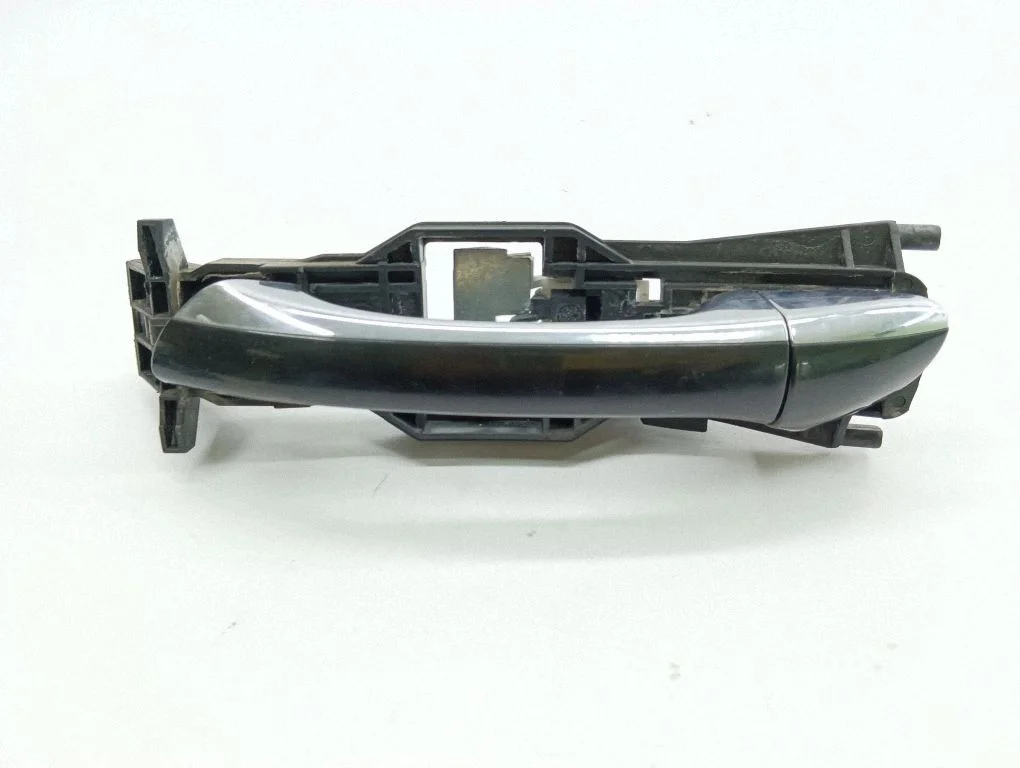 Front door exterior handle – left