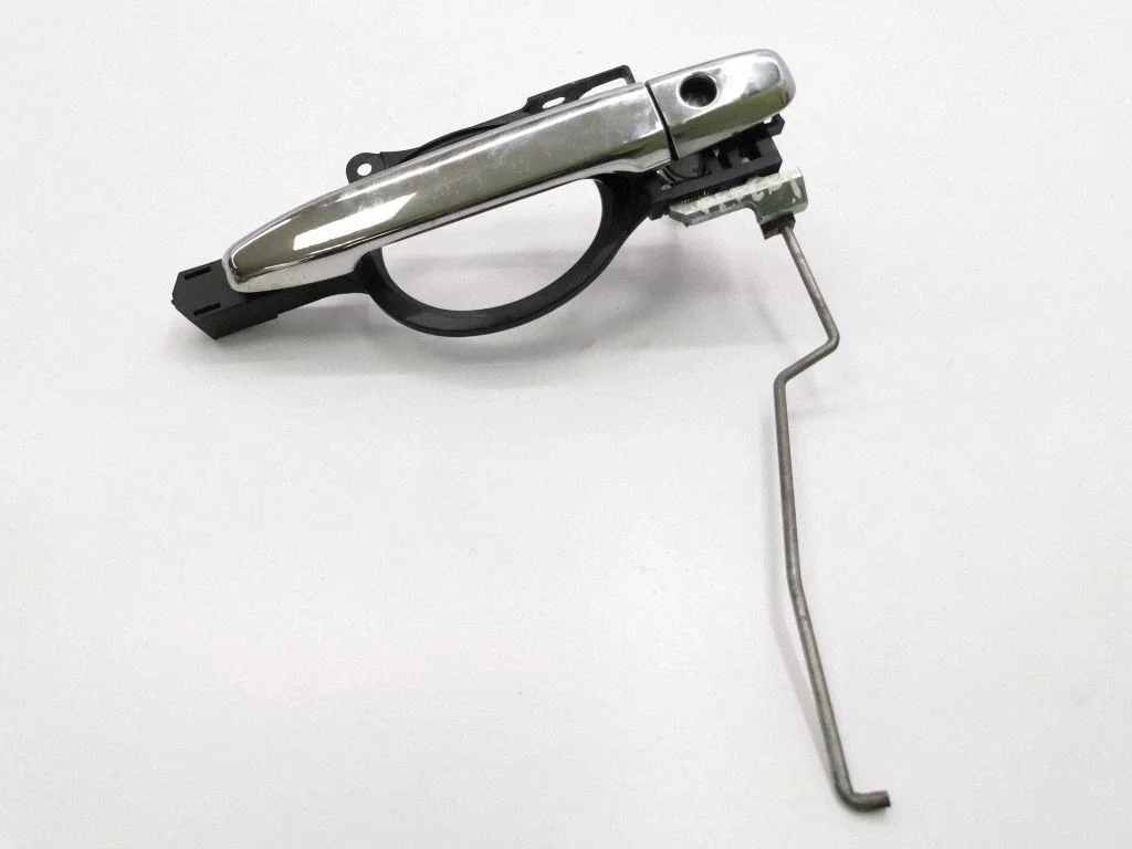 Front door exterior handle – right