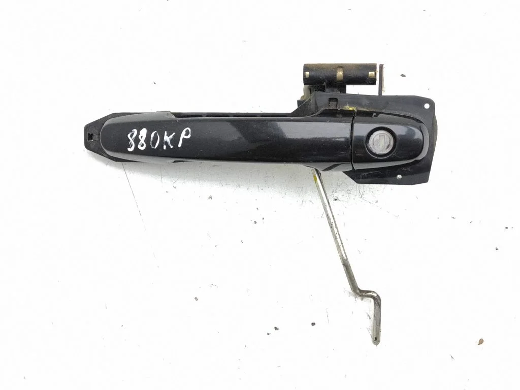 Front door exterior handle – left