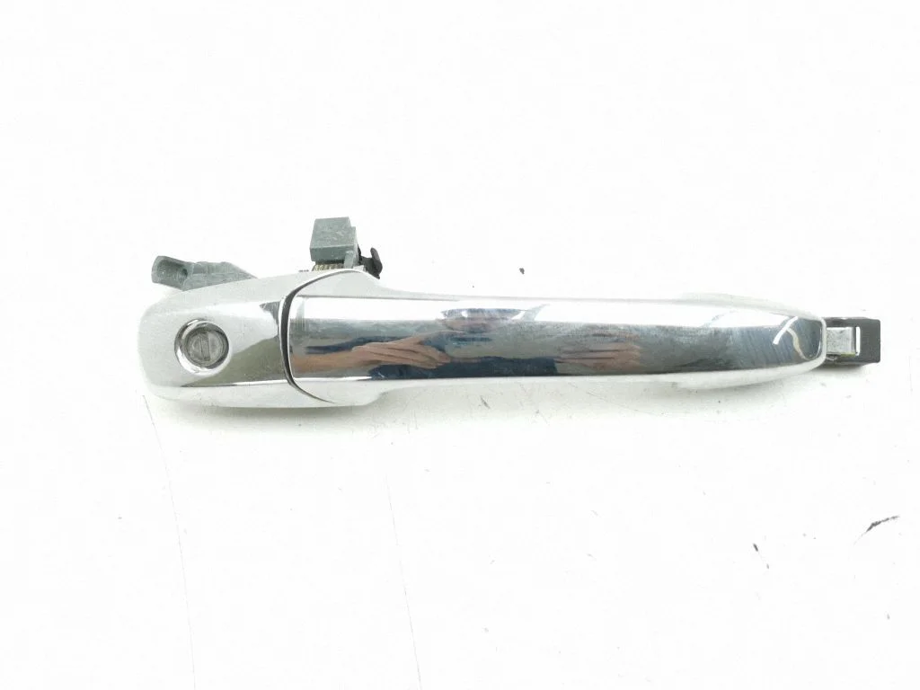 Front door exterior handle – right